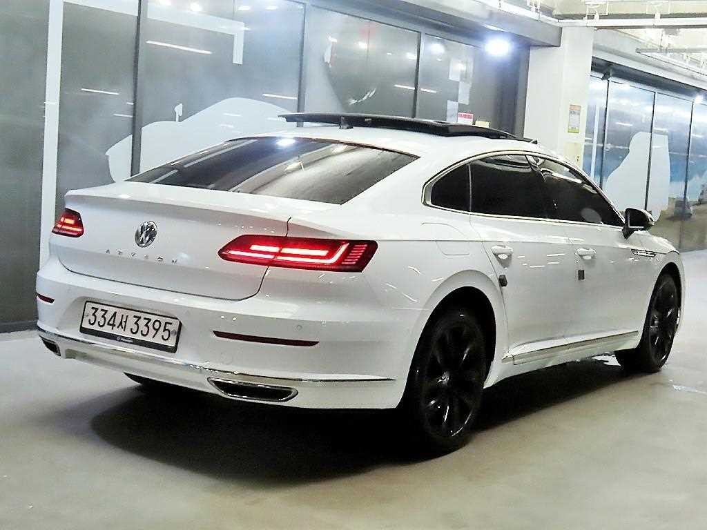 폭스바겐 아테온 2.0 TDI 엘레강스 프레스티지 이미지 4