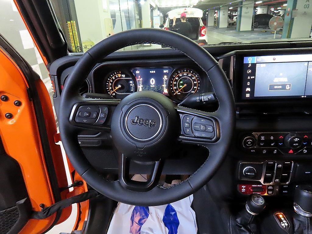 지프 글래디에이터 3.6 루비콘 4WD 이미지 8