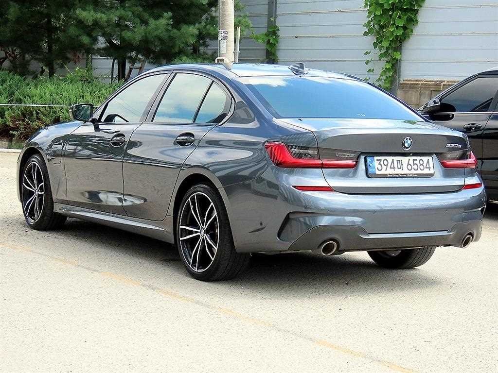 BMW 3시리즈 3시리즈 (G20) 330e M 스포츠 이미지 3