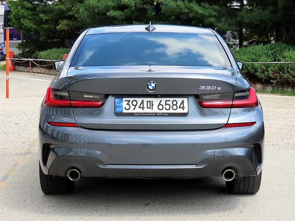 BMW 3시리즈 3시리즈 (G20) 330e M 스포츠 이미지 4