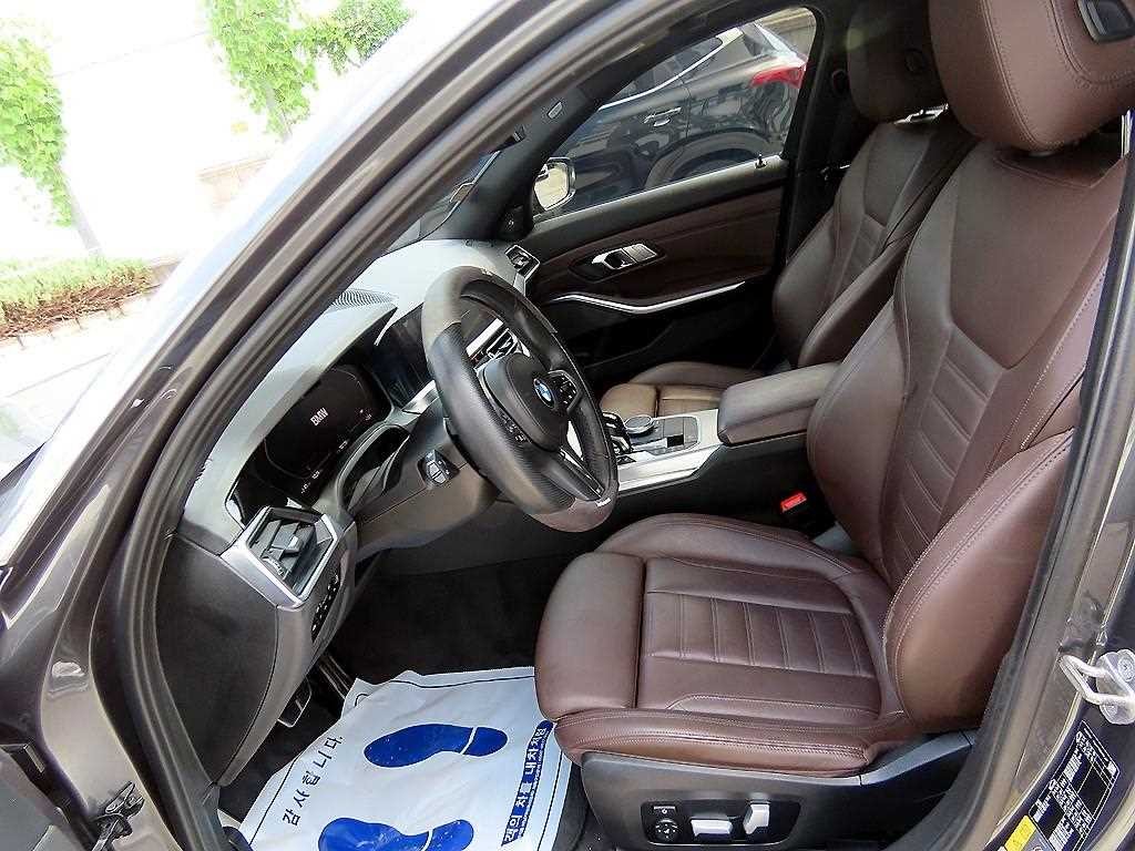 BMW 3시리즈 3시리즈 (G20) 330e M 스포츠 이미지 5