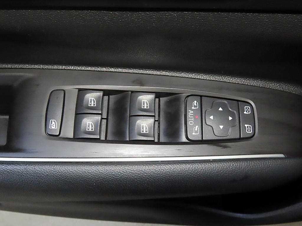 르노코리아(삼성) QM6 더뉴QM6 2.0 LPe LE 2WD 이미지 13
