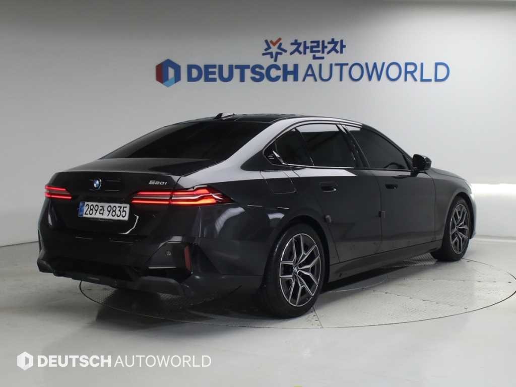 BMW 5시리즈 5시리즈 (G60) 520i M 스포츠 이미지 3