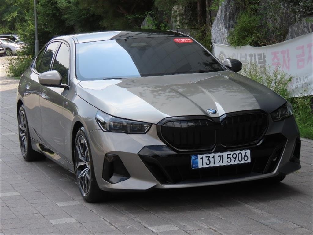 BMW 5시리즈 5시리즈 (G60) 520i M 스포츠 이미지 2