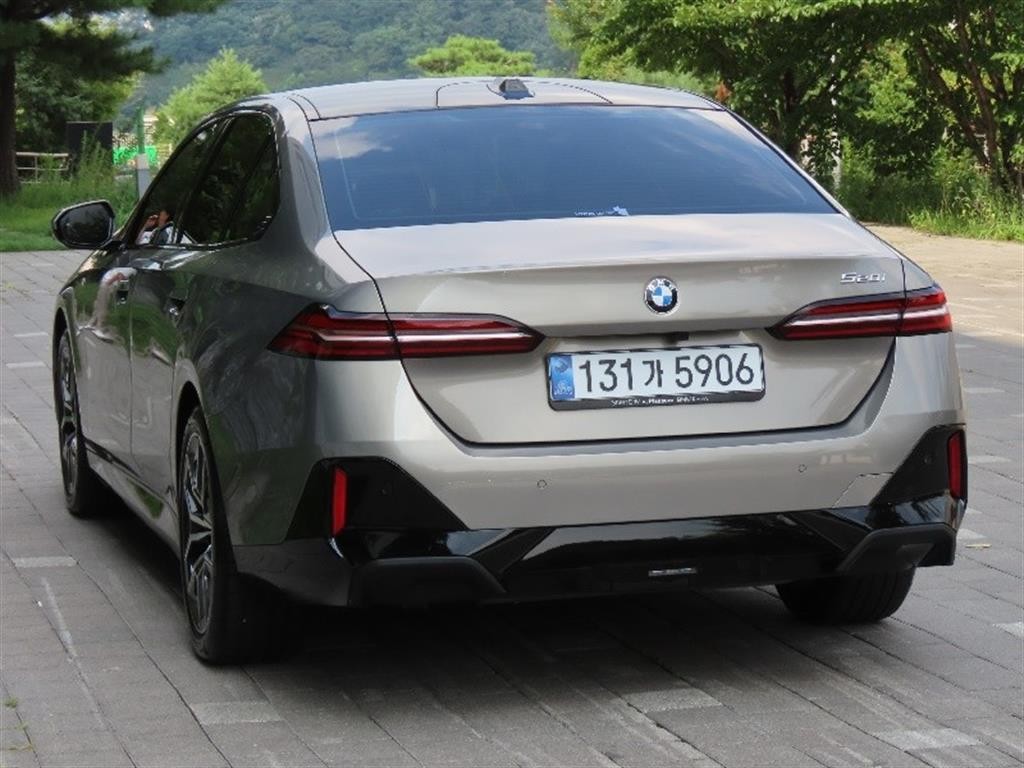 BMW 5시리즈 5시리즈 (G60) 520i M 스포츠 이미지 4