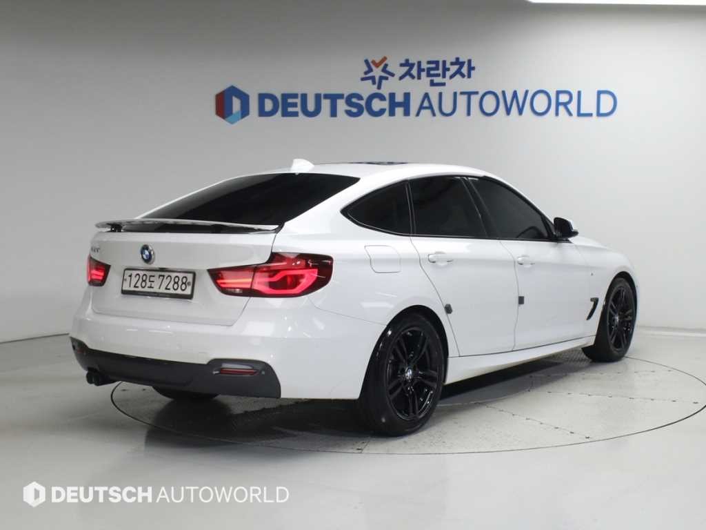 BMW 3시리즈 3시리즈 (G20) 320d M 스포츠 이미지 2