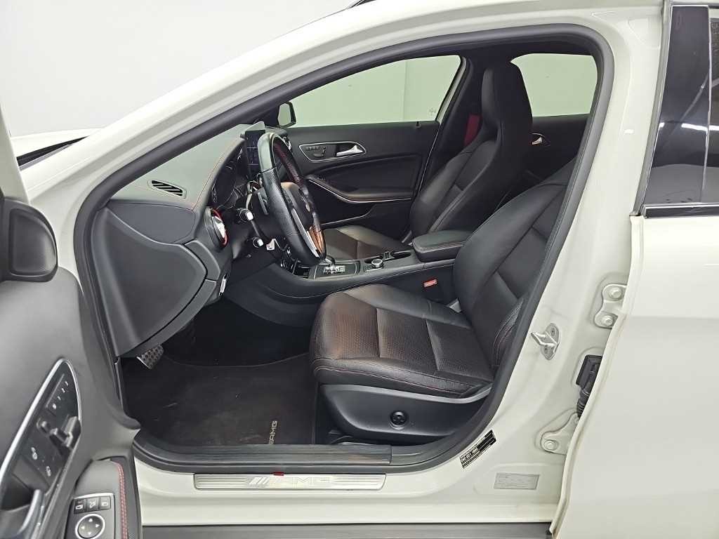 벤츠 GLA 클래스 GLA클래스 X156 GLA45 AMG 4MATIC 이미지 11