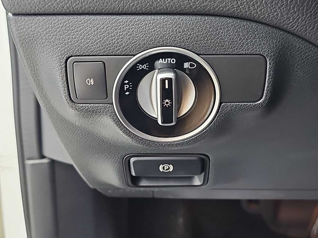 벤츠 GLA 클래스 GLA클래스 X156 GLA45 AMG 4MATIC 이미지 18