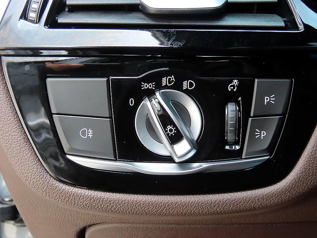BMW 5시리즈 5시리즈 (G30) 523d M 스포츠 이미지 13