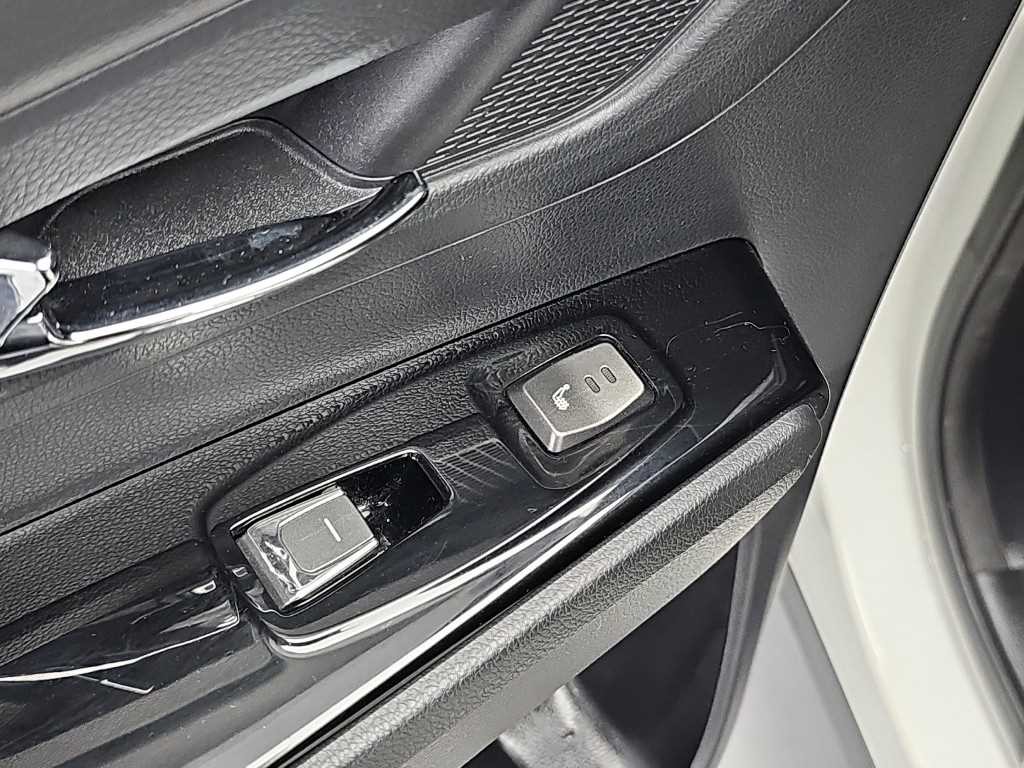 KG모빌리티(쌍용) 코란도 뷰티풀코란도 2WD 가솔린 1.5 C7 이미지 13