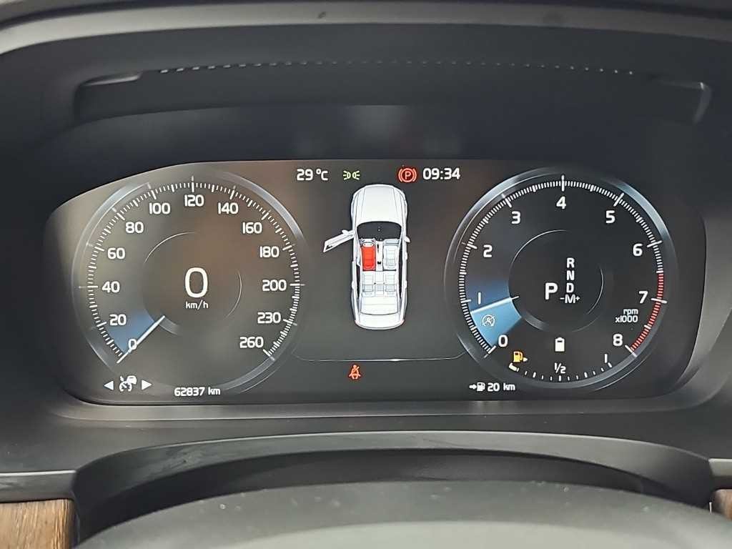 볼보 S90 B5 인스크립션 이미지 6