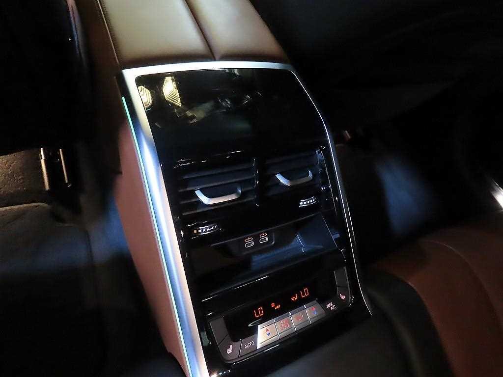 BMW 8시리즈 8시리즈 (G15) M850i xDrive 그란 쿠페 이미지 16