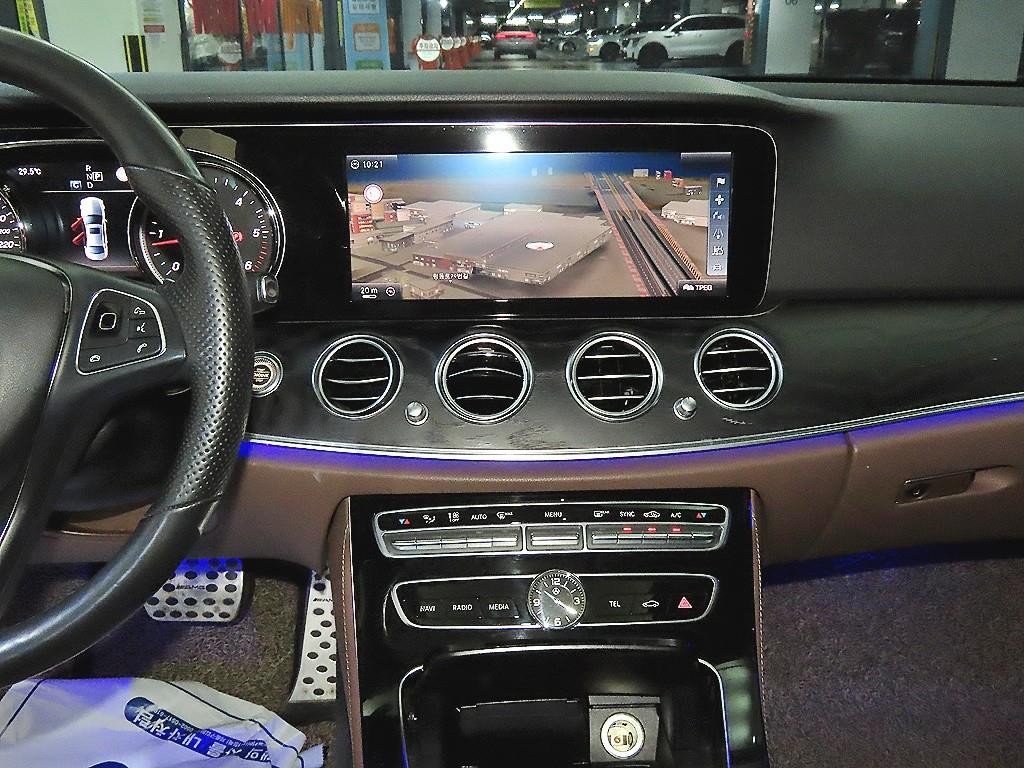 벤츠 E 클래스 E-클래스 W213 E220d 4MATIC 아방가르드 이미지 11