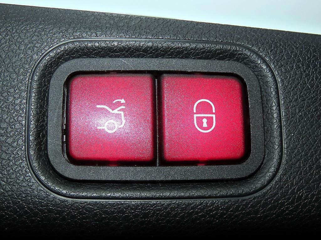 벤츠 E 클래스 E-클래스 W213 E220d 4MATIC 아방가르드 이미지 17