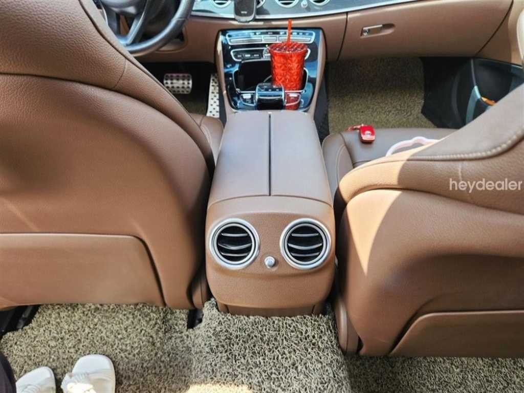 벤츠 E 클래스 E-클래스 W213 E220d 4MATIC 아방가르드 이미지 8