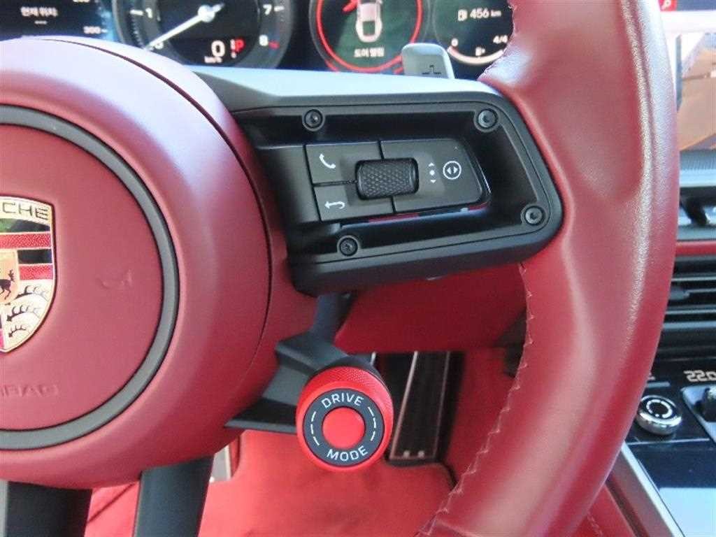 포르쉐 911 911(992) 카레라 4 이미지 11