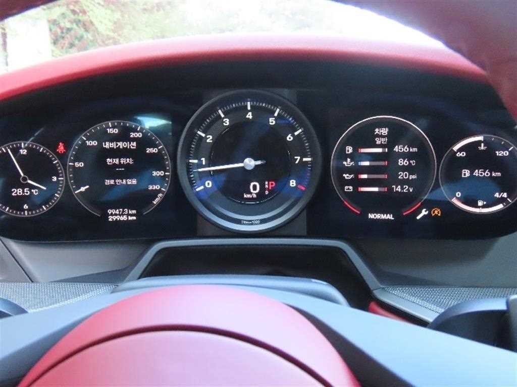 포르쉐 911 911(992) 카레라 4 이미지 5
