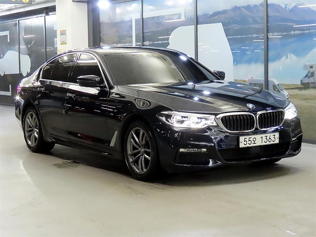 BMW 5시리즈 5시리즈 (G30) 520d xDrive M 스포츠 플러스 이미지 1