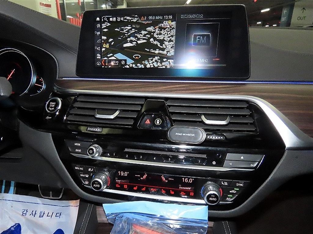 BMW 5시리즈 5시리즈 (G30) 520d xDrive M 스포츠 플러스 이미지 11