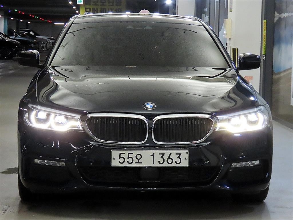 BMW 5시리즈 5시리즈 (G30) 520d xDrive M 스포츠 플러스 이미지 2