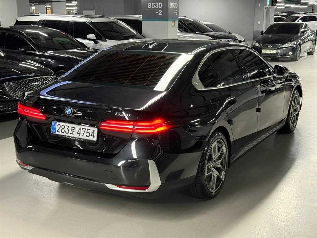 BMW 5시리즈 5시리즈 (G60) 530i xDrive 이미지 5