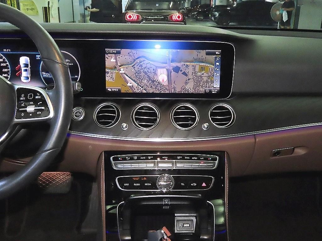 벤츠 E 클래스 E-클래스 W213 E300 4MATIC 아방가르드 이미지 11