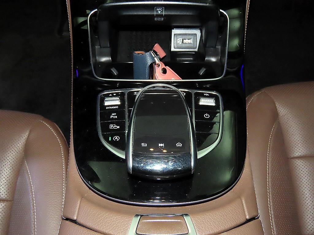 벤츠 E 클래스 E-클래스 W213 E300 4MATIC 아방가르드 이미지 13