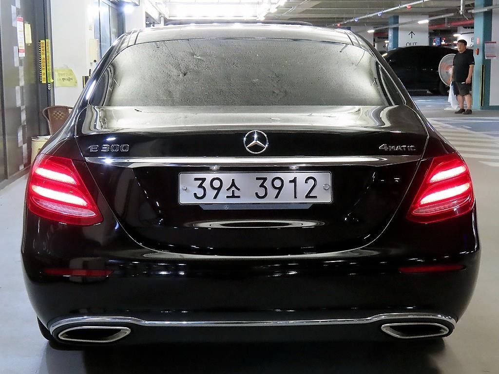 벤츠 E 클래스 E-클래스 W213 E300 4MATIC 아방가르드 이미지 5