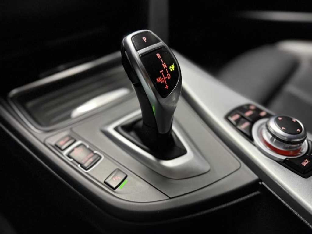 BMW 3시리즈 3시리즈 (F30) 320d 이미지 15