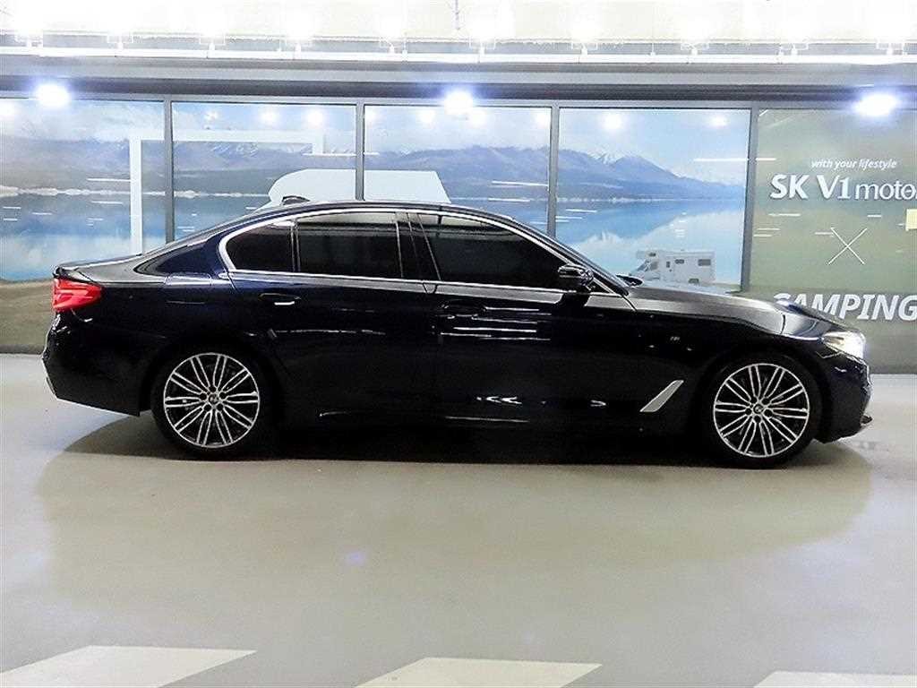BMW 5시리즈 5시리즈 (G30) 530i xDrive M 스포츠 플러스 이미지 3