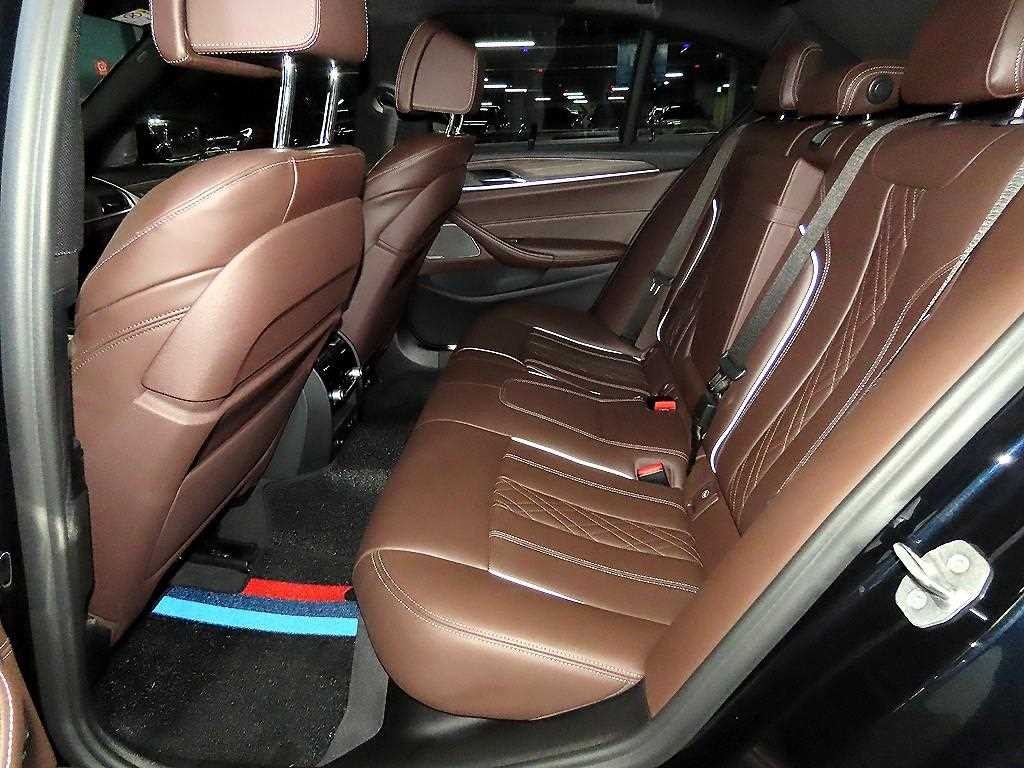 BMW 5시리즈 5시리즈 (G30) 530i xDrive M 스포츠 플러스 이미지 7