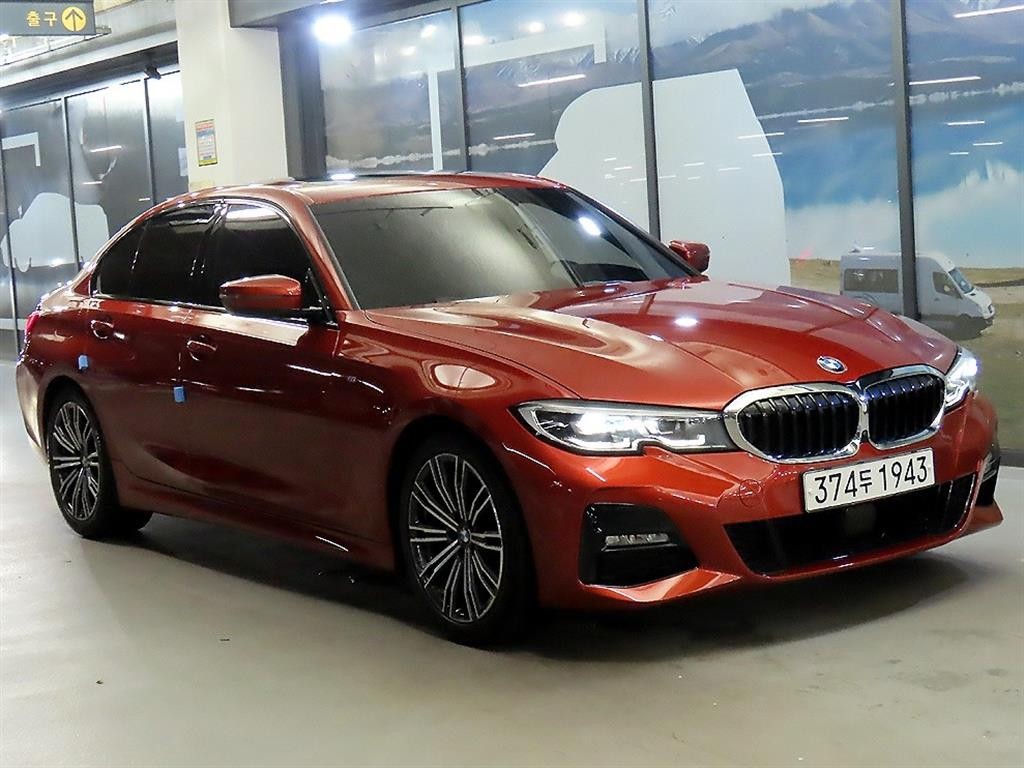 BMW 3시리즈 3시리즈 (G20) 320i M 스포츠 이미지 1