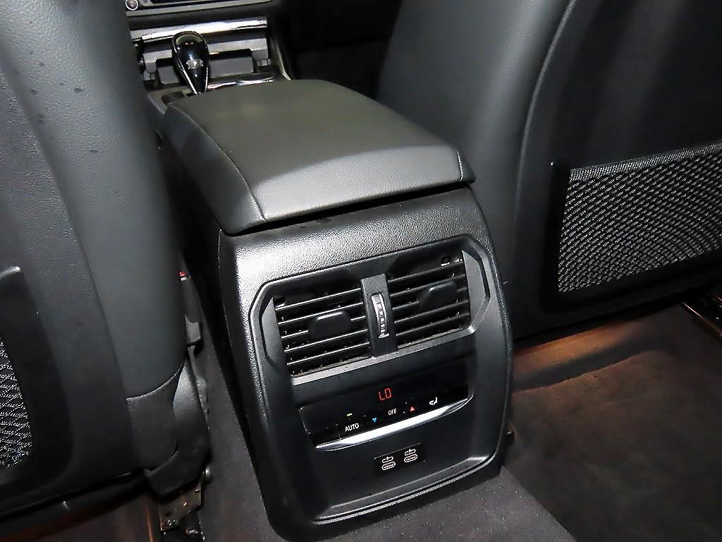 BMW 3시리즈 3시리즈 (G20) 320i M 스포츠 이미지 16
