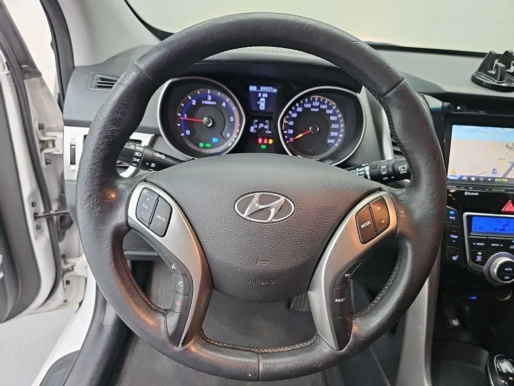 현대 i30 뉴 i30 1.6 VGT 유니크 이미지 9