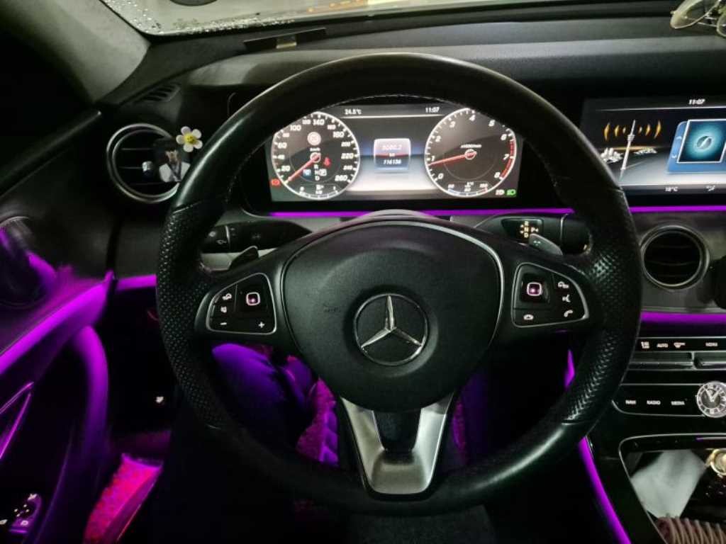 벤츠 E 클래스 E-클래스 W213 E300 아방가르드 이미지 2