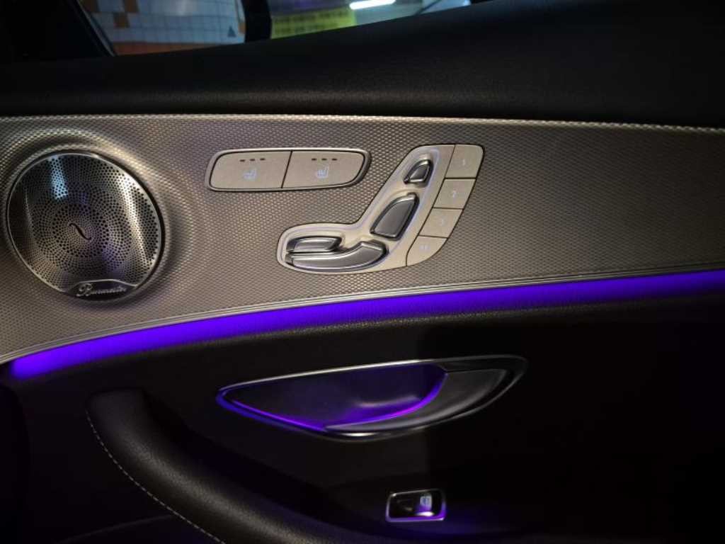 벤츠 E 클래스 E-클래스 W213 E300 아방가르드 이미지 5