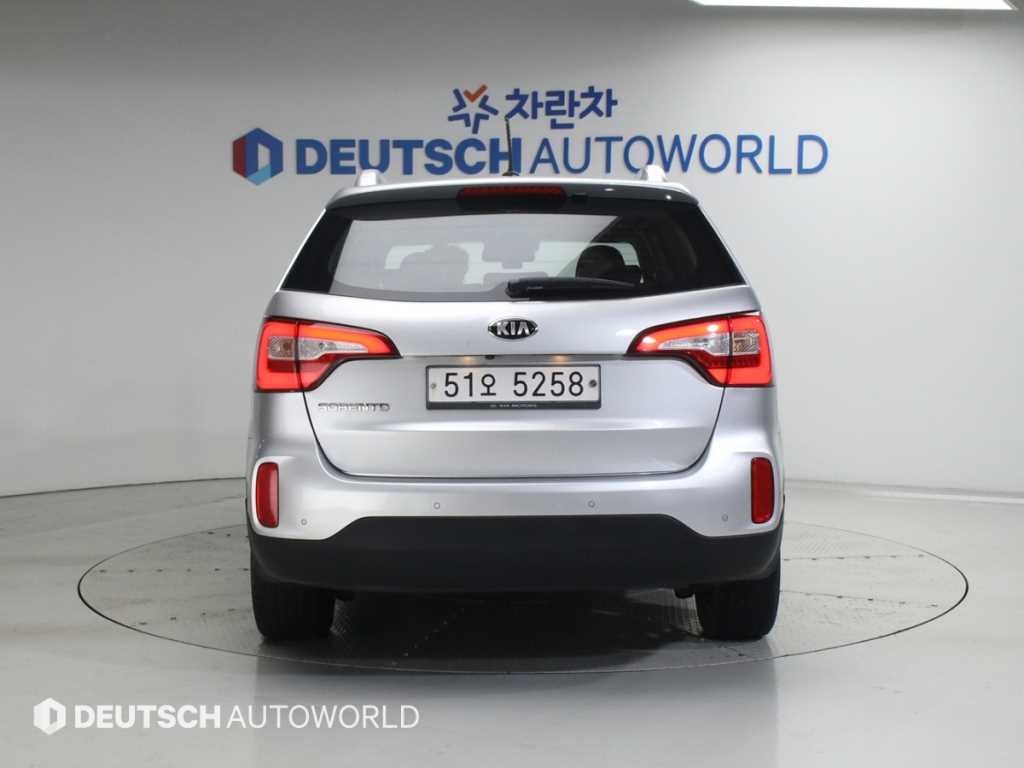 기아 쏘렌토 뉴 쏘렌토 R 4WD 2.0 리미티드 이미지 4