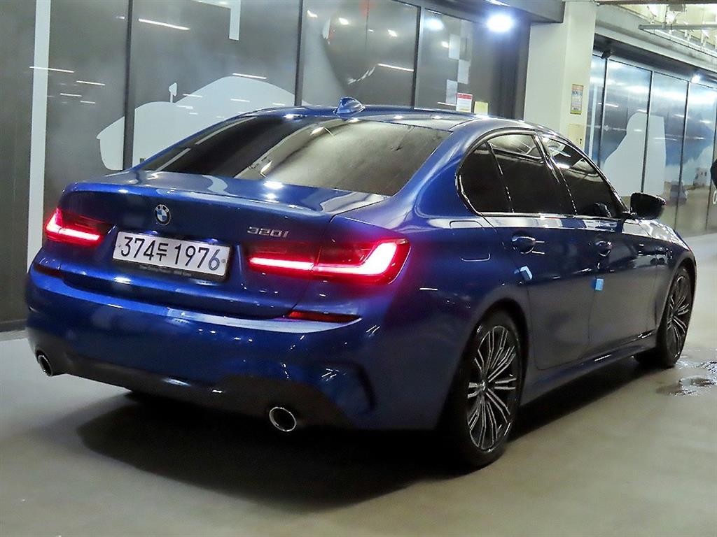 BMW 3시리즈 3시리즈 (G20) 320i M 스포츠 이미지 4