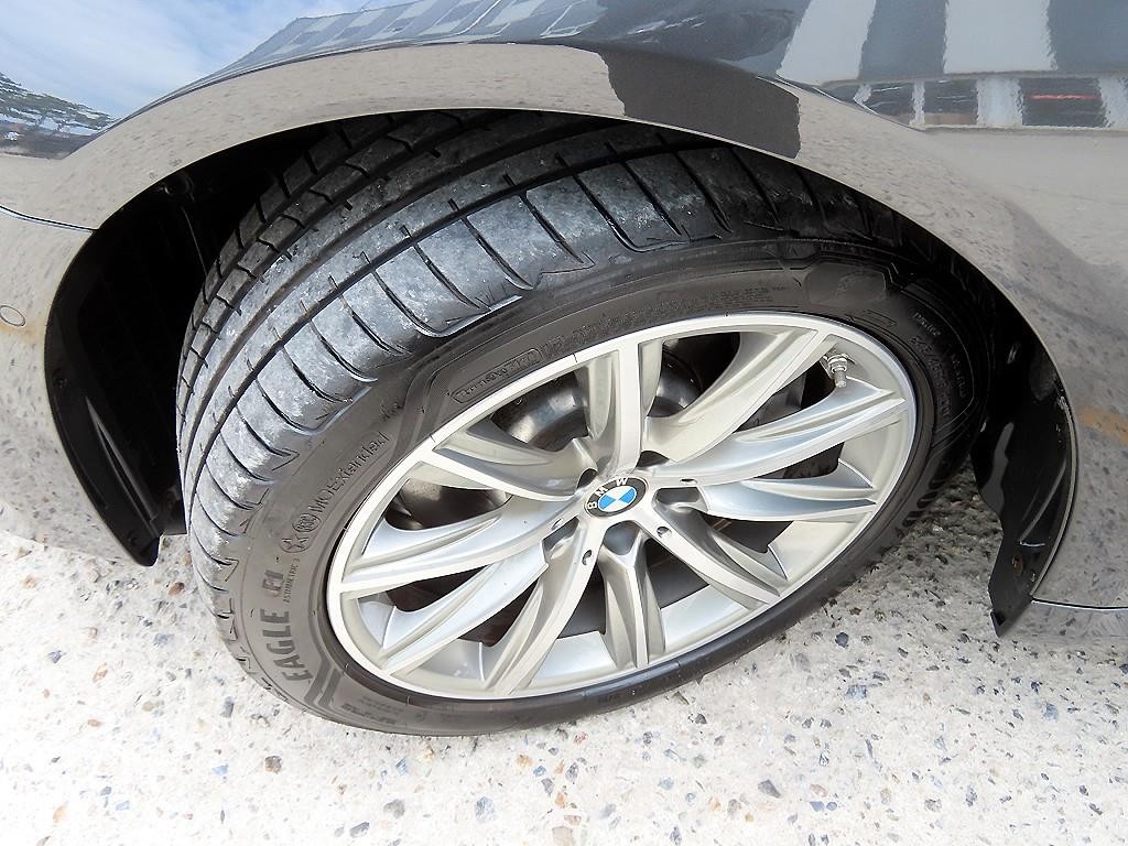BMW 5시리즈 5시리즈 (G30) 530e M 스포츠 이미지 20