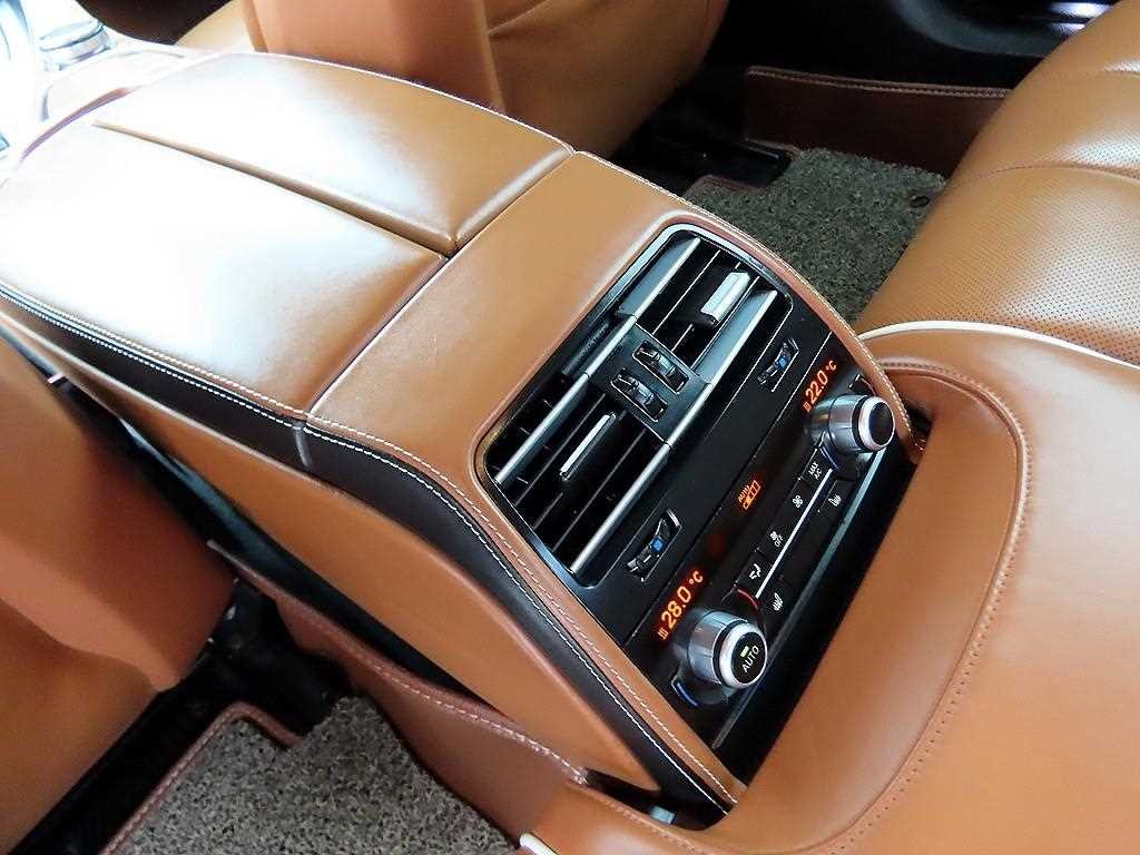 BMW 6시리즈 6시리즈 (F12) 640 그란쿠페 d xDrive M 스포츠 20th 그란쿠페 이미지 17