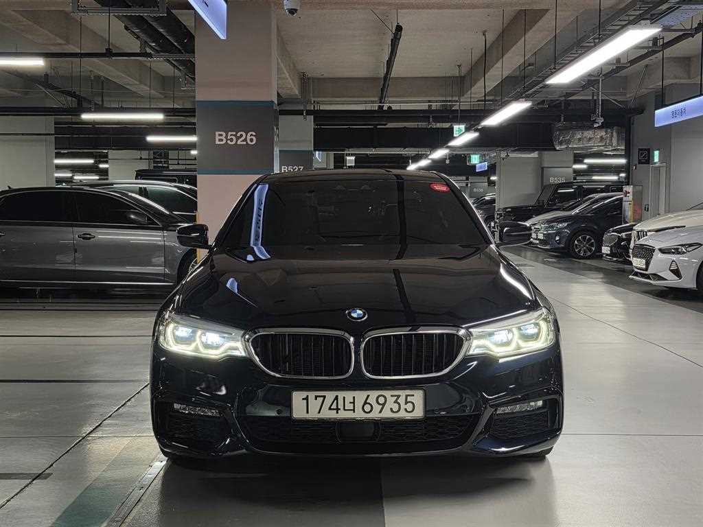 BMW 5시리즈 5시리즈 (G30) 520d M 스포츠 플러스 이미지 3