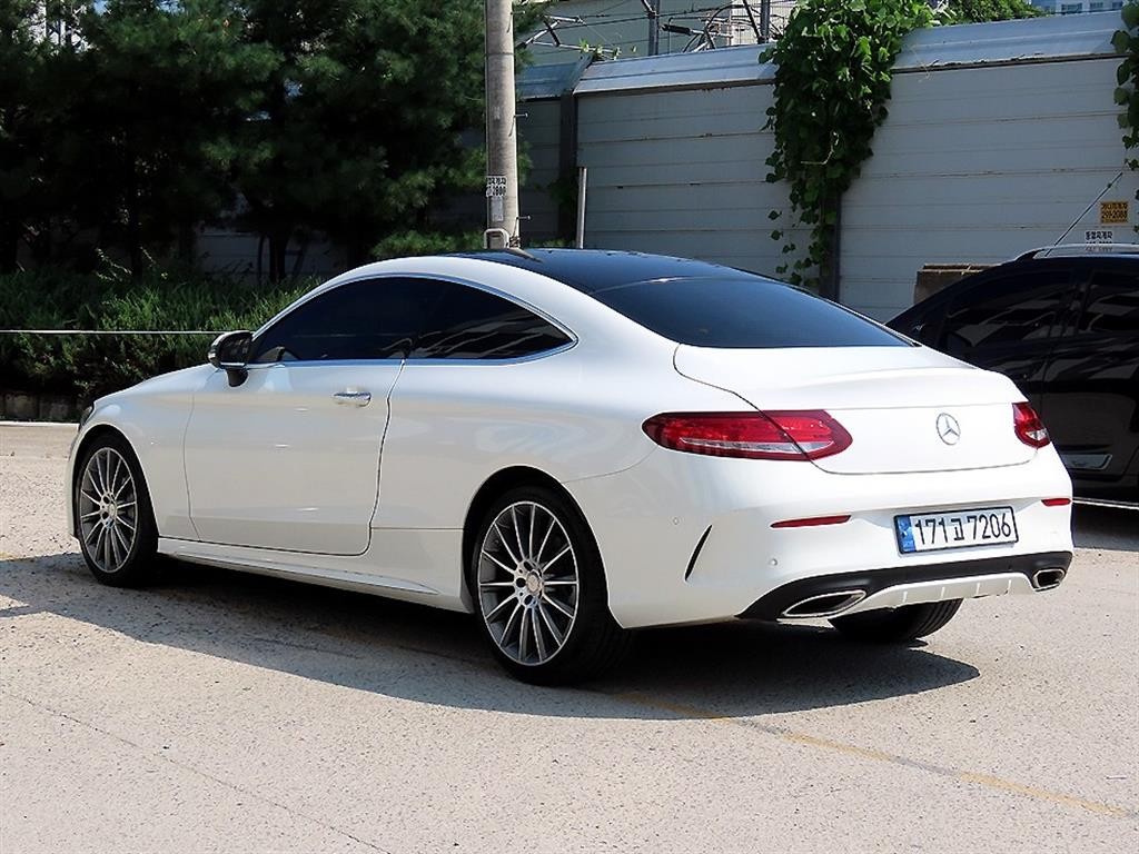 벤츠 C 클래스 C클래스 W205 C200 쿠페 이미지 3
