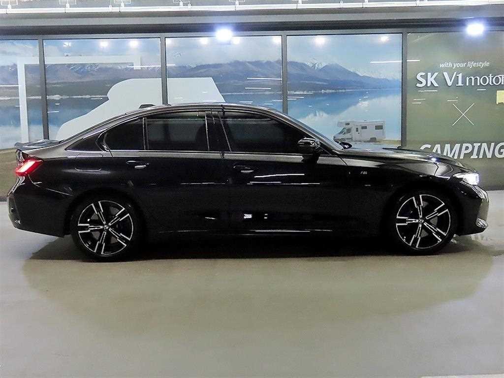 BMW 3시리즈 3시리즈 (G20) 320i M 스포츠 이미지 3