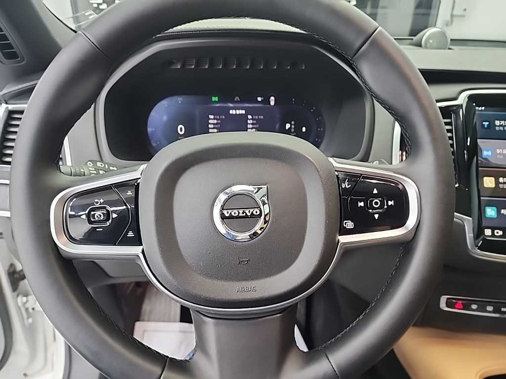 볼보 XC90 XC90 2세대 2.0 B6 AWD 울트라 이미지 9