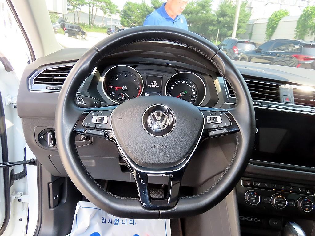 폭스바겐 티구안 티구안(2세대) 2.0 TDI 프레스티지 이미지 8