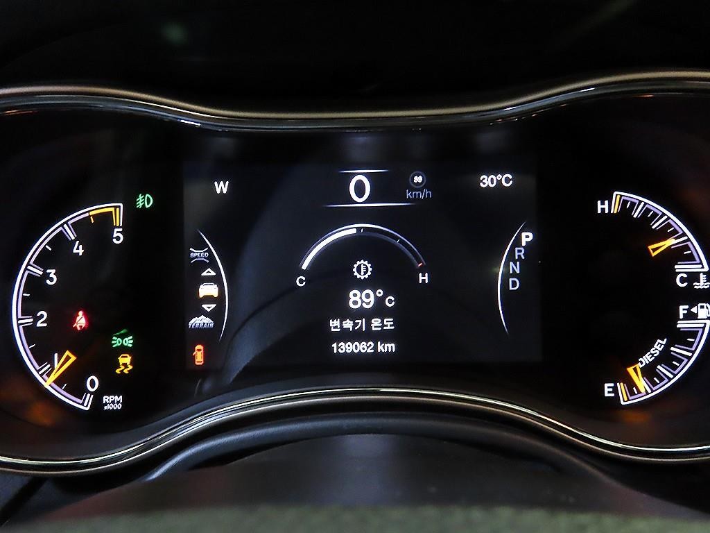 지프 체로키 그랜드 체로키 3.0 디젤 75TH 스페셜 에디션 이미지 9