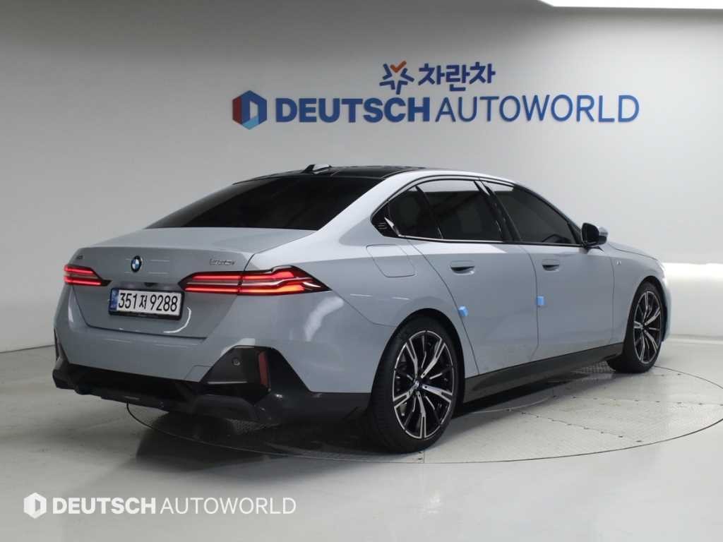 BMW 5시리즈 5시리즈 (G60) 530i xDrive M 스포츠 이미지 2