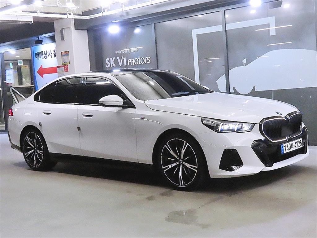 BMW 5시리즈 5시리즈 (G60) 530i xDrive M 스포츠 이미지 1