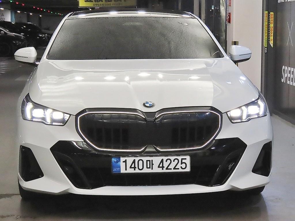 BMW 5시리즈 5시리즈 (G60) 530i xDrive M 스포츠 이미지 2