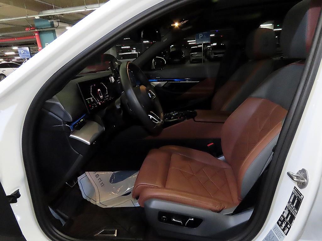BMW 5시리즈 5시리즈 (G60) 530i xDrive M 스포츠 이미지 6